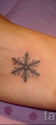 фото тату снежинка для статьи про значение татуировки снежинка — tatufoto.ru — 51