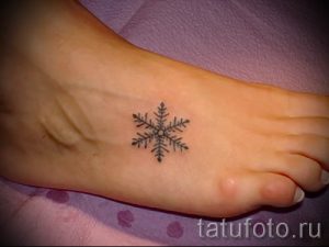 фото тату снежинка для статьи про значение татуировки снежинка - tatufoto.ru - 51
