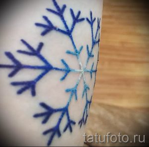 фото тату снежинка для статьи про значение татуировки снежинка - tatufoto.ru - 56