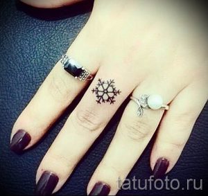фото тату снежинка для статьи про значение татуировки снежинка - tatufoto.ru - 61