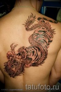 фото тату тигр и дракон для статьи про значение татуировки - tatufoto.ru - 18