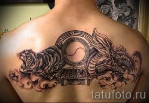фото тату тигр и дракон для статьи про значение татуировки - tatufoto.ru - 21