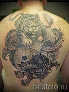 фото тату тигр и дракон для статьи про значение татуировки - tatufoto.ru - 23