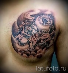 фото тату тигр и дракон для статьи про значение татуировки - tatufoto.ru - 35