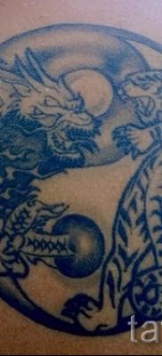 фото тату тигр и дракон для статьи про значение татуировки — tatufoto.ru — 39