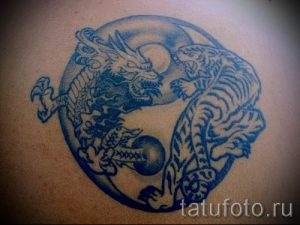 фото тату тигр и дракон для статьи про значение татуировки - tatufoto.ru - 39