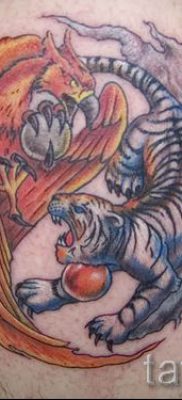 фото тату тигр и дракон для статьи про значение татуировки — tatufoto.ru — 46