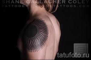 фото тату черное солнце для статьи про значение тату черное солнце - tatufoto.ru - 29