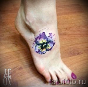 фото татуировки фиалка для статьи про значение тату фиалка - tatufoto.ru - 5