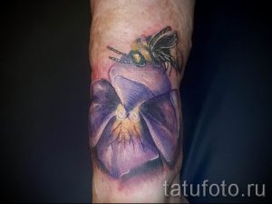 фото татуировки фиалка для статьи про значение тату фиалка - tatufoto.ru - 8