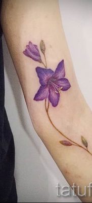 фото татуировки фиалка для статьи про значение тату фиалка — tatufoto.ru — 12