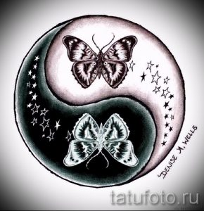 Эскиз татуировки с изображением двух бабочек, заключенных в символ инь-ян. Символизирует трансформацию, красоту и гармонию.
