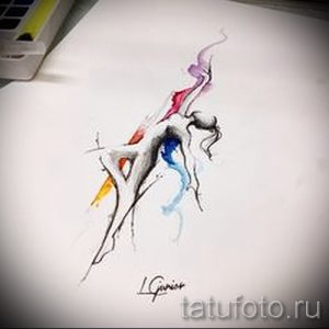 Фото тату: красочный эскиз балерины, выполненный в акварельной технике, с использованием ярких цветов и динамичных мазков.
