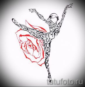 Фото тату с изображением балерины, выполненное в стиле трайбл с использованием черных и красных узоров. Идеально для тех, кто ищет оригинальный дизайн.