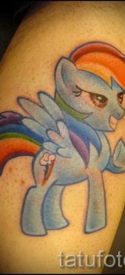 Оригинальный пример тату радуга на фото – для статьи про смыс рисунка радуги в тату