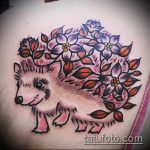 Классный вариант готовой татуировки ежик – рисунок подойдет для тату ежик и медвежонок