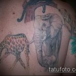 Прикольный вариант существующей наколки жираф – рисунок подойдет для тату жираф на спине