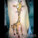 Крутой вариант нанесенной наколки жираф – рисунок подойдет для тату жираф ёжик жираф
