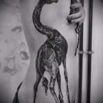 Прикольный пример готовой тату жираф – рисунок подойдет для тату жираф на спине