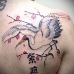 Оригинальный пример существующей татуировки журавль – рисунок подойдет для тату журавль япония
