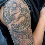 Оригинальный вариант выполненной татуировки журавль – рисунок подойдет для тату журавль на спине
