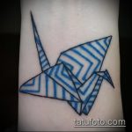 Зачетный вариант выполненной татуировки журавль – рисунок подойдет для тату журавль оригами