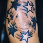 Оригинальный пример готовой татуировки звезды на локтях – рисунок подойдет для тату звезды на локтях 4 буквы