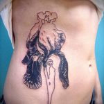 Прикольный вариант готовой татуировки ирис – рисунок подойдет для тату ириса цветка