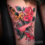 Зачетный вариант нанесенной татуировки кинжал и роза – рисунок подойдет для тату кинжал и роза и череп