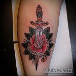 Зачетный пример нанесенной тату кинжал и роза – рисунок подойдет для тату кинжал и роза алая