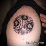 Интересный пример готовой тату круг – рисунок подойдет для тату звезда в круге