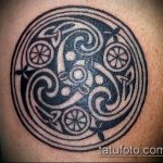 Классный пример готовой татуировки круг – рисунок подойдет для тату узоры круг