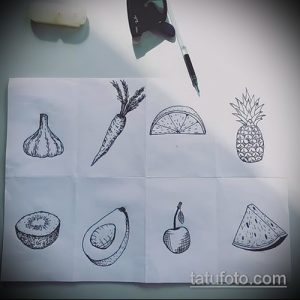 Фото тату: коллекция эскизов татуировок с изображением различных фруктов и овощей, выполненных в простом, линейном стиле. Идеально для любителей минимализма и здорового образа жизни.