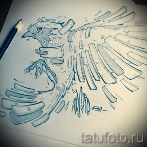 Эскиз татуировки птицы с механическими крыльями и шестеренками, выполненный в стиле стимпанк.