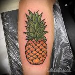 Крутой пример существующей татуировки ананас – рисунок подойдет для тату ананас на запястье
