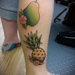 Уникальный пример выполненной наколки ананас – рисунок подойдет для тату ананас на пальце
