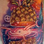 Прикольный пример готовой тату ананас – рисунок подойдет для тату ананас на пальце
