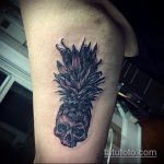 Уникальный пример готовой татуировки ананас – рисунок подойдет для тату ананас на пояснице