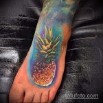 Интересный пример готовой тату ананас – рисунок подойдет для тату ананас на запястье