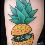 Крутой вариант выполненной татуировки ананас – рисунок подойдет для тату ананас на пальце