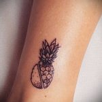 Зачетный вариант готовой тату ананас – рисунок подойдет для тату ананас на шее