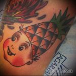 Уникальный вариант выполненной татуировки ананас – рисунок подойдет для тату ананас на запястье