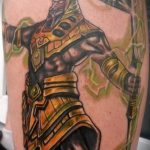 Классный вариант нанесенной татуировки Анубис – рисунок подойдет для тату бог анубис