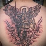 Оригинальный пример существующей татуировки Архангел Михаил – рисунок подойдет для тату архангел михаил на боку