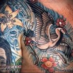 Интересный вариант готовой татуировки аист – рисунок подойдет для тату аиста на руке