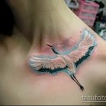 Классный пример выполненной татуировки аист – рисунок подойдет для тату аист или журавль
