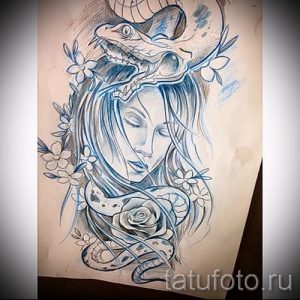 Эскиз татуировки с изображением девушки, обвитой змеей и украшенной черепом, выполненный в реалистичном стиле. Подходит для любителей мистики и загадок.
