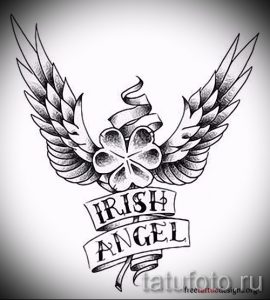 Фото татуировки четырехлистного клевера с надписью "Irish Angel", выполненной в черно-серой гамме. Символизирует ирландское происхождение, удачу и ангельскую защиту.