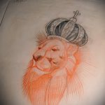 Достойный вариант татуировки эскиз лев с короной – можно использовать для тату лев с короной и цветком