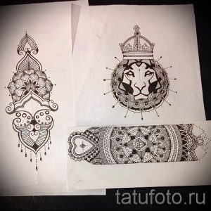 Набор эскизов татуировок льва в короне, выполненных в стиле дотворк. Использование точек для создания объема и текстуры.